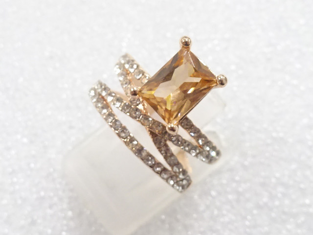 JAPANESE KIMONO / ANTIQUE COLORED STONE RING (SIZE 11)